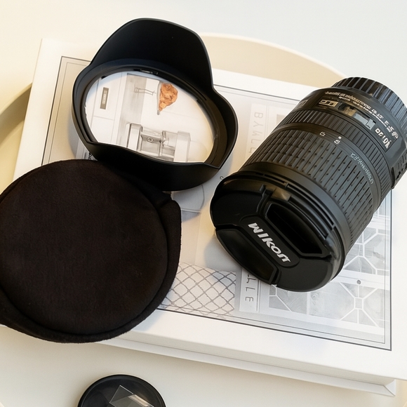 Nikon Other - NWOT Nikon AF-S DX NIKKOR 10-24mm f/3.5-4.5G ED Lens with Hood